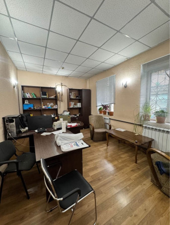 Продаю Офис 123 м², Без ремонта, Без мебели, Частный дом, 1 этаж Бишкек - изображение 1