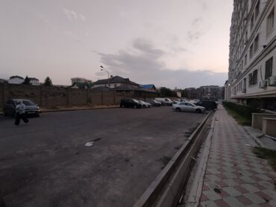 Продаю Офис 79 м², Без ремонта, Без мебели, Многоэтажное здание, Цокольный этаж этаж Бишкек - сүрөт 3