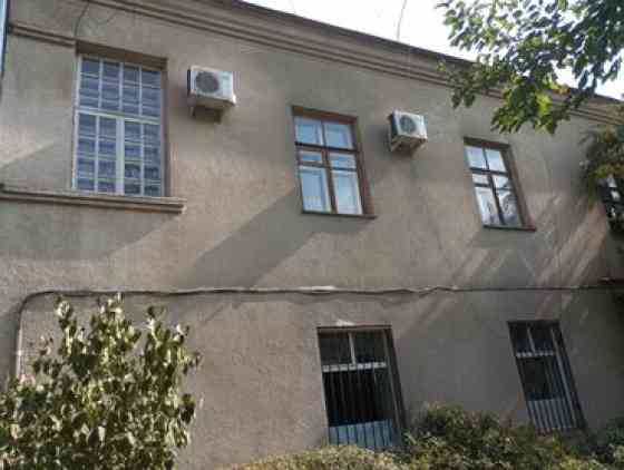 Продаю Офис 53 м², Без ремонта, Без мебели, Многоэтажное здание, 2 этаж Бишкек