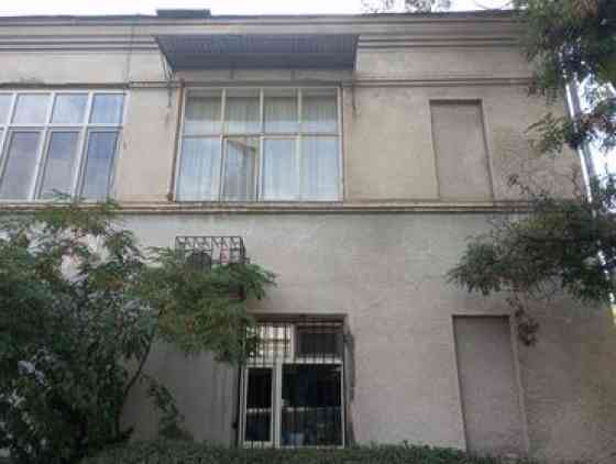 Продаю Офис 53 м², Без ремонта, Без мебели, Многоэтажное здание, 2 этаж Бишкек