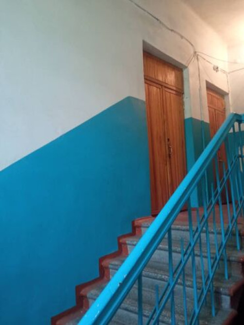 Продаю Офис 53 м², Без ремонта, Без мебели, Многоэтажное здание, 2 этаж Бишкек - сүрөт 3