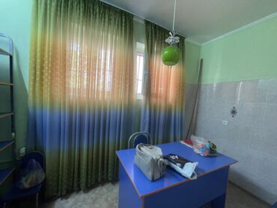 Продаю Офис 36 м², С ремонтом, Без мебели, Многоэтажное здание, Цокольный этаж этаж Бишкек - сүрөт 2