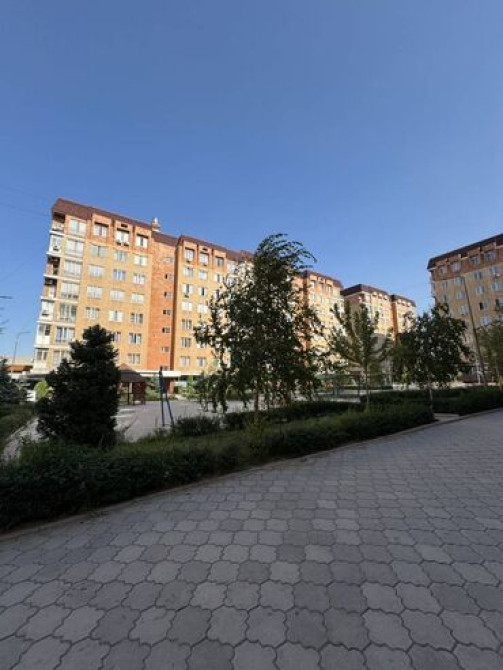 Продаю Офис 195 м², Без ремонта, Многоэтажное здание, 1 этаж Бишкек - сүрөт 6