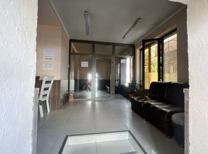 Продаю Офис 82 м², С ремонтом, С мебелью, Частный дом, 1 этаж Бишкек - сүрөт 1