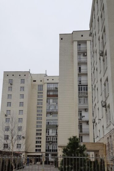 Продаю Офис 94 м², Без ремонта, Многоэтажное здание, 1 этаж Бишкек - сүрөт 1