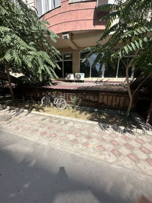 Продаю Офис 152 м², С ремонтом, Без мебели, Многоэтажное здание, 1 этаж Бишкек - сүрөт 2