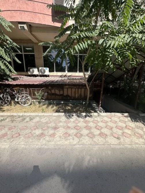 Продаю Офис 152 м², С ремонтом, Без мебели, Многоэтажное здание, 1 этаж Бишкек - сүрөт 4