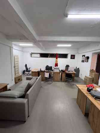 Продаю Офис 385 м², С ремонтом, Многоэтажное здание, 1 этаж Бишкек