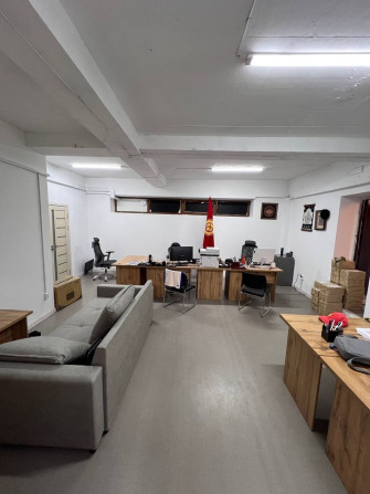 Продаю Офис 385 м², С ремонтом, Многоэтажное здание, 1 этаж Бишкек - сүрөт 1