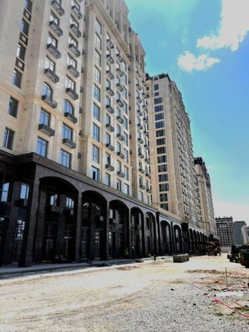 Продаю Офис 162 м², Без ремонта, Без мебели, Многоэтажное здание, 1 этаж Бишкек - сүрөт 2