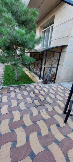 Продаю Офис 203 м², Без ремонта, Многоэтажное здание, Цокольный этаж этаж Бишкек - сүрөт 1