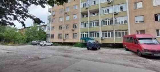 Продаю Офис 350 м², Без ремонта, Многоэтажное здание, Цокольный этаж этаж Бишкек