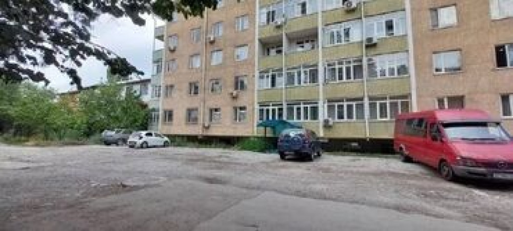 Продаю Офис 350 м², Без ремонта, Многоэтажное здание, Цокольный этаж этаж Бишкек - сүрөт 2
