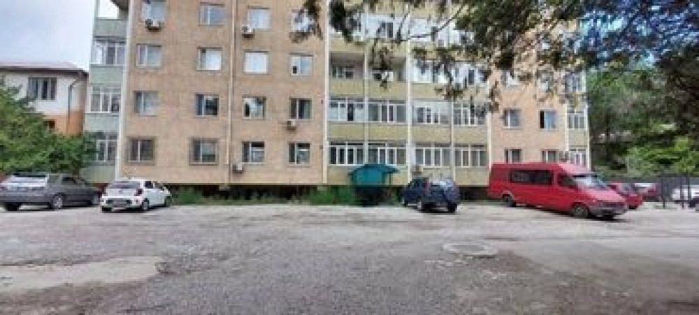 Продаю Офис 350 м², Без ремонта, Многоэтажное здание, Цокольный этаж этаж Бишкек - сүрөт 4