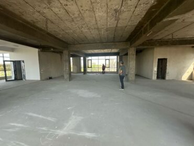 Продаю Офис 249 м², Без ремонта, Без мебели, 5 этаж Bishkek - photo 3