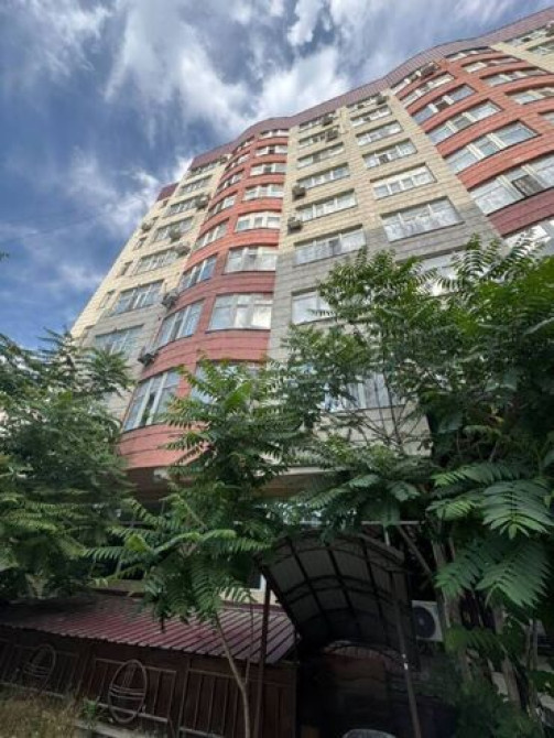 Продаю Офис 150 м², С ремонтом, Многоэтажное здание, Цокольный этаж этаж Бишкек - сүрөт 1