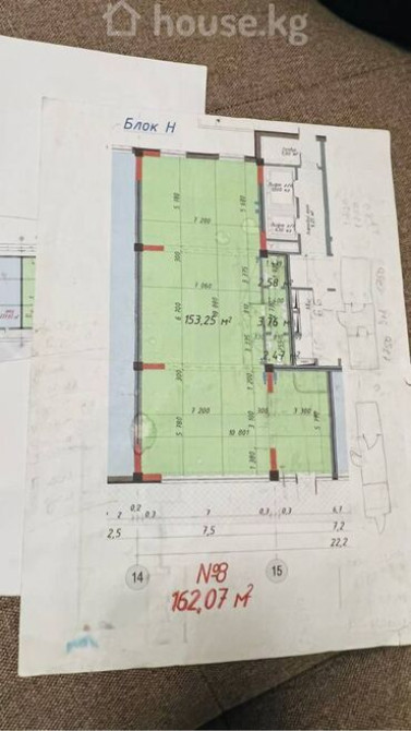 Продаю Офис 162 м², Без ремонта, Без мебели, Многоэтажное здание, 1 этаж Бишкек - сүрөт 2
