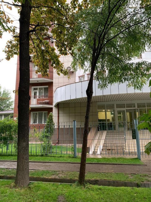 Продаю Офис 180 м², Многоэтажное здание, 1 этаж Бишкек - сүрөт 1