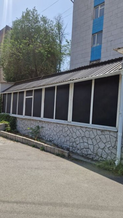 Продаю Офис 221 м², С ремонтом, Без мебели, Многоэтажное здание, 1 этаж Бишкек - сүрөт 2