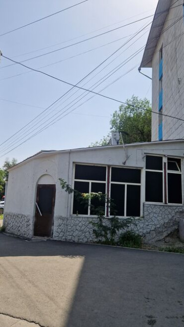 Продаю Офис 221 м², С ремонтом, Без мебели, Многоэтажное здание, 1 этаж Бишкек - сүрөт 1