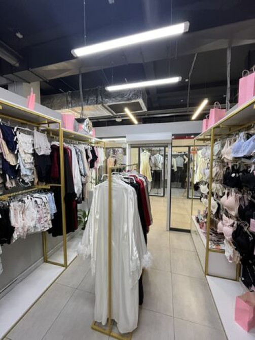 Продаю Бутик В торговом центре, 14 м², 2 этаж Бишкек - сүрөт 2