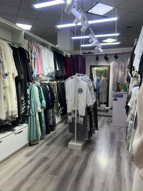 Продаю Бутик В торговом центре, 17 м², 2 этаж Бишкек - сүрөт 1