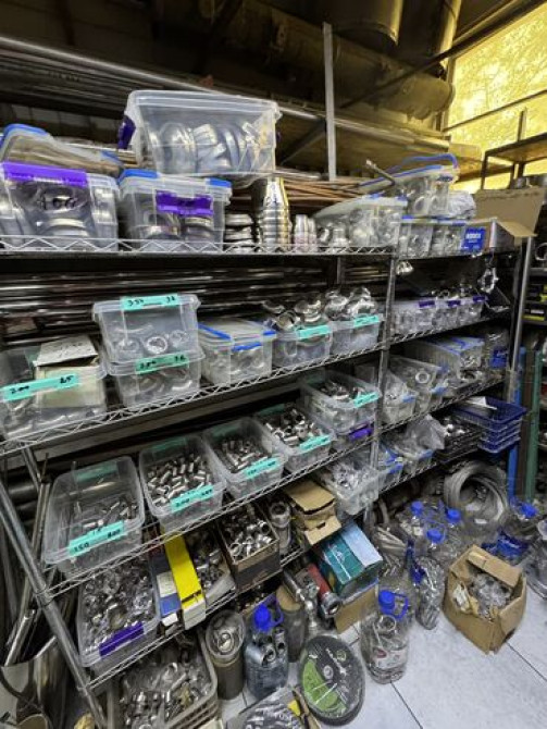 Продаю Бутик В торговом центре, 18 м², 1 этаж Бишкек - сүрөт 2