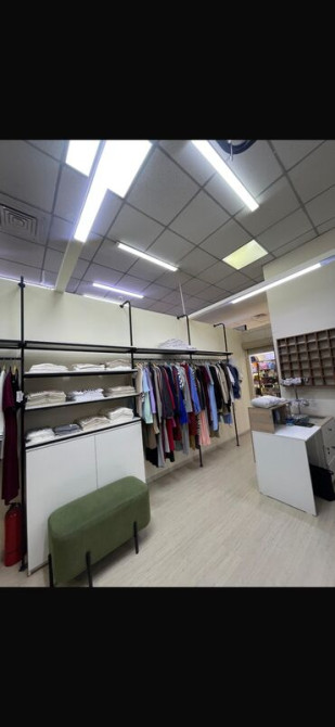 Продаю Бутик В торговом центре, 27 м², 3 этаж Бишкек - сүрөт 2