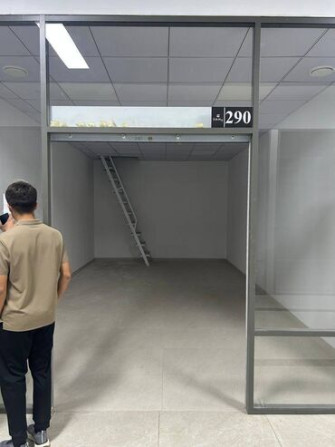 Продаю Бутик В торговом центре, 28 м², 1 этаж Бишкек - изображение 7