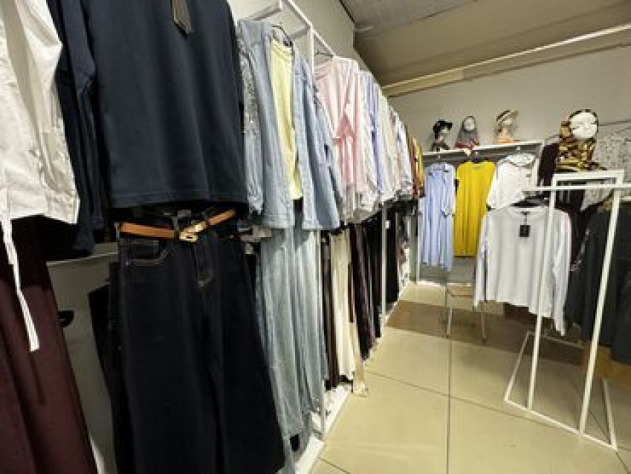 Продаю Бутик В торговом центре, 19 м², 1 этаж Бишкек - сүрөт 2