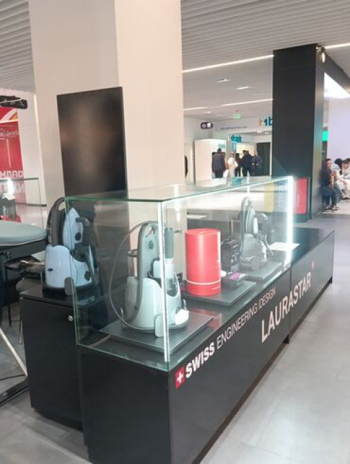 Продаю островок 3х3метра цвет черный глянец две витрины по 1,5 метра Bishkek - photo 1