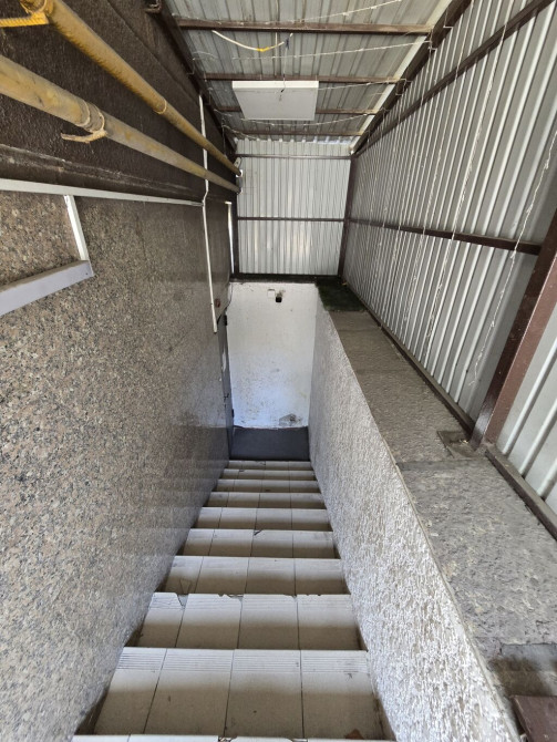 ????Срочно продается коммерческое помещение(цокольный этаж) с действующим Бишкек - сүрөт 1