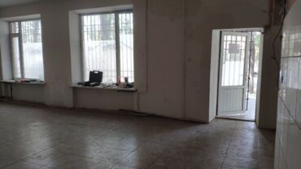 Срочно продается коммерческая недвижимость на первой линии ул.Жибек Bishkek - photo 2