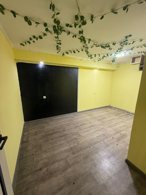 СРОЧНО Продаю помещение 

67кв 3комната

Адрес-Чуй Фучика Bishkek - photo 1