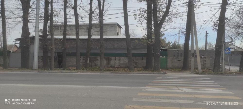 Здание, расположенное по адресу: улица Элебесова, 165, в Бишкеке Бишкек - сүрөт 1