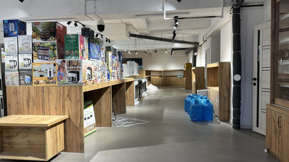 Продаётся коммерческое помещение на цокольном этаже 384 м2 Район Bishkek - photo 1