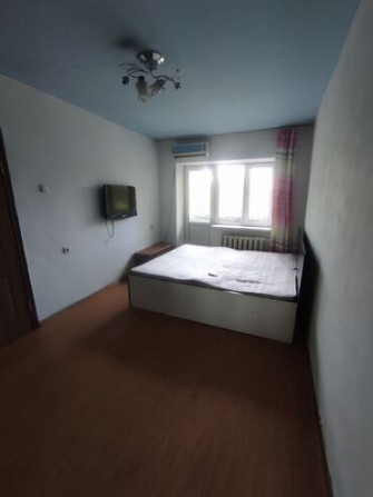 1 комната, 28 м², Хрущевка, 4 этаж, Старый ремонт Бишкек - изображение 3