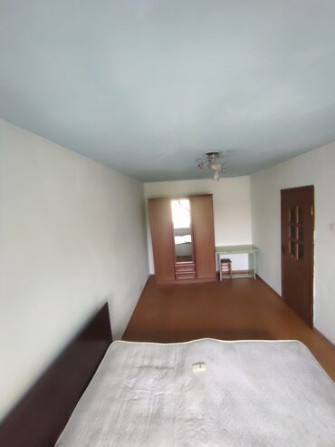 1 комната, 28 м², Хрущевка, 4 этаж, Старый ремонт Бишкек - изображение 4