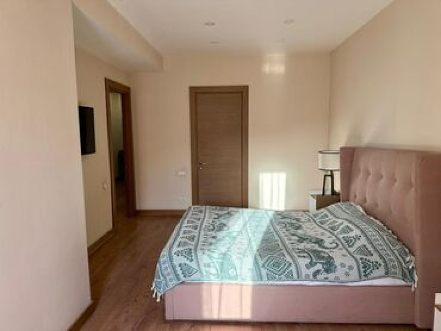 2 комнаты, 94 м², Элитка, 5 этаж, Евроремонт Бишкек - изображение 3