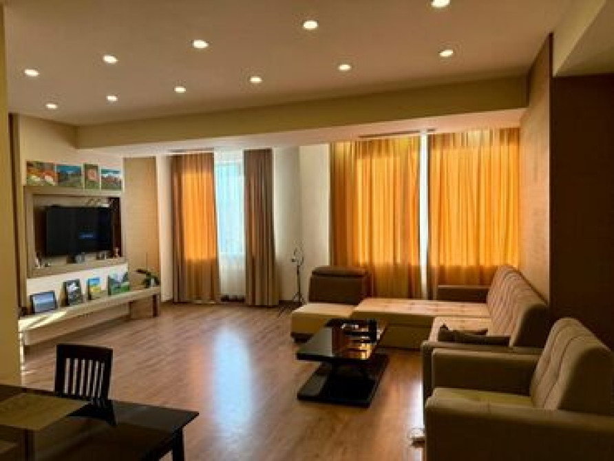 2 комнаты, 94 м², Элитка, 5 этаж, Евроремонт Бишкек - изображение 1