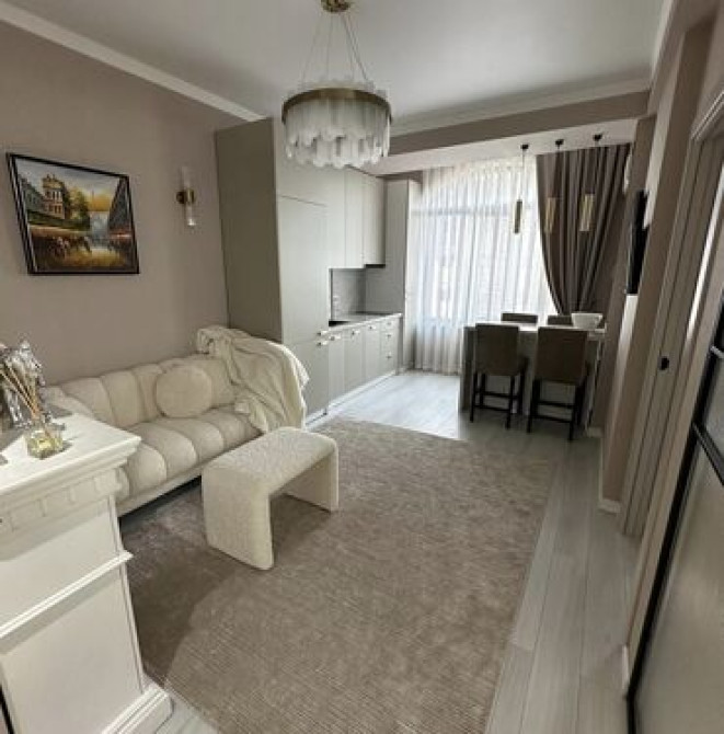 2 комнаты, 50 м², Элитка, 10 этаж, Дизайнерский ремонт Бишкек - изображение 2