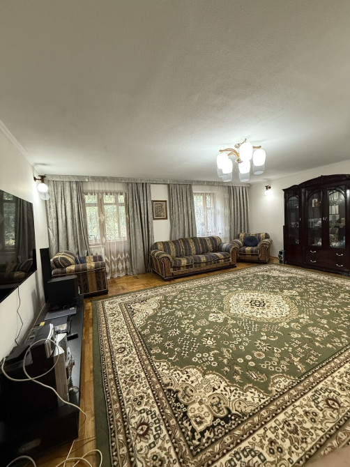 4 комнаты, 146 м², Индивидуалка, 2 этаж Бишкек - изображение 1