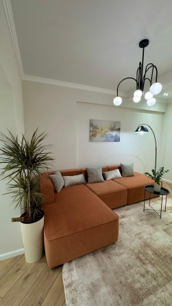 2 комнаты, 76 м², Элитка, 5 этаж, Дизайнерский ремонт Bishkek - photo 1