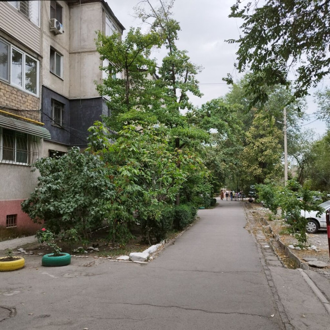 2 комнаты, 43 м², 104 серия, 2 этаж, Старый ремонт Бишкек - изображение 1