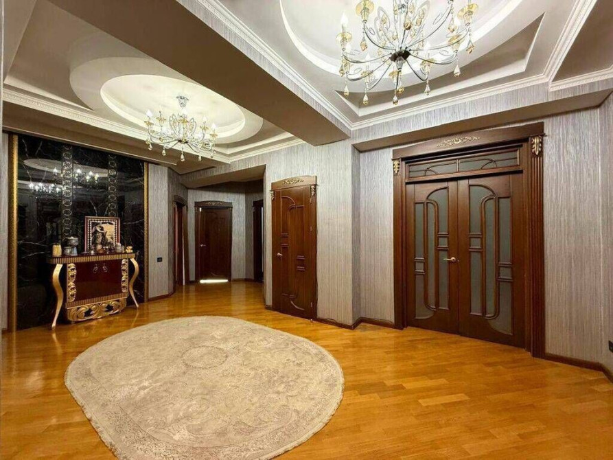 4 комнаты, 230 м², Элитка, 6 этаж Бишкек - изображение 1