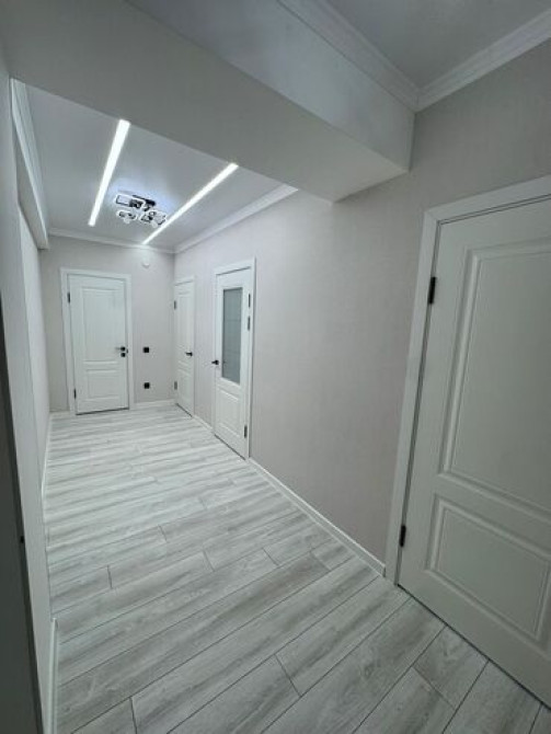 2 комнаты, 68 м², Индивидуалка, 8 этаж, Евроремонт Бишкек - изображение 4