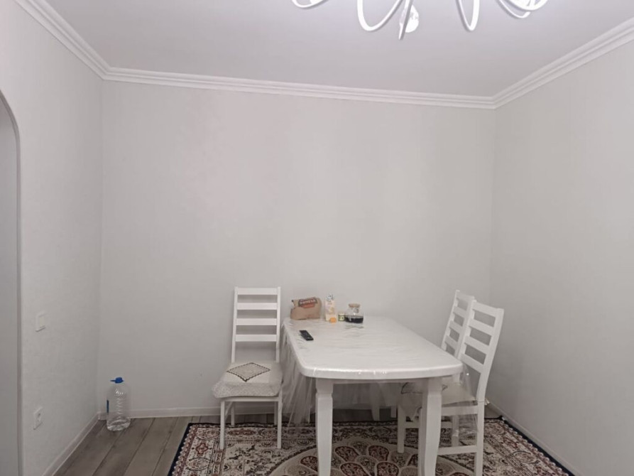 2 комнаты, 44 м², Хрущевка, 1 этаж, Евроремонт Bishkek - photo 1