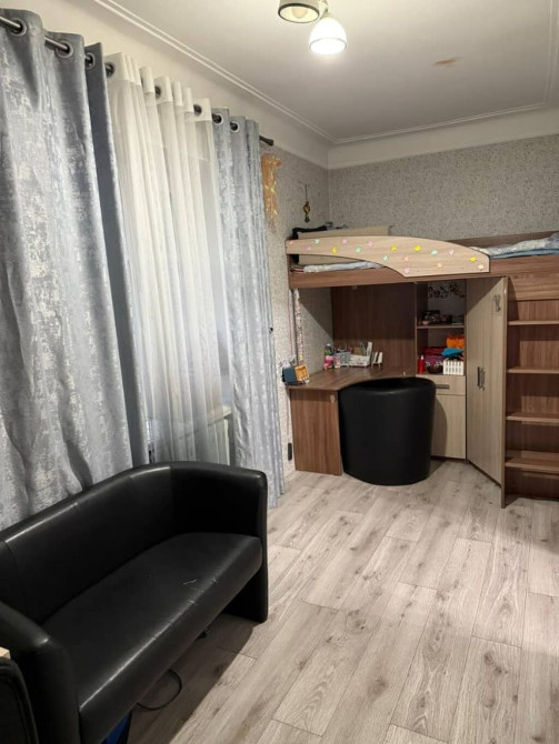 2 комнаты, 42 м², Сталинка, 2 этаж, Евроремонт Бишкек - изображение 1