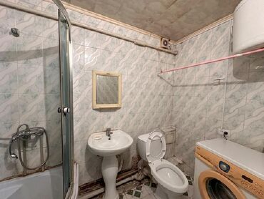 2 комнаты, 41 м², Индивидуалка, 1 этаж, Старый ремонт Bishkek - photo 7