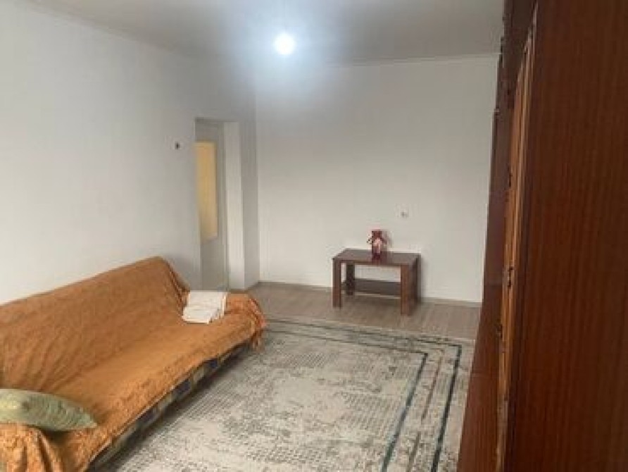 2 комнаты, 48 м², Индивидуалка, 5 этаж, Косметический ремонт Бишкек - изображение 1